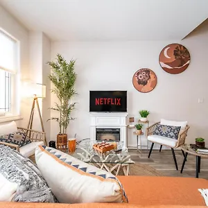 https://bali-escape-4-bed-4-bath-king-bed-jetted-tub-fireplace-garage.edmonton-hotels.net